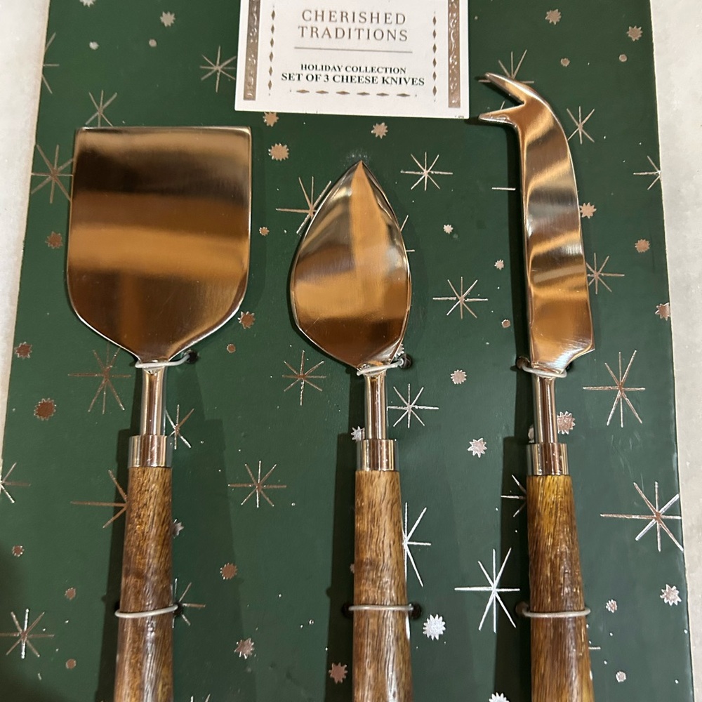 Cherished Traditions Cheese Knives Set